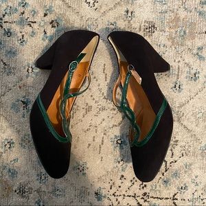 Vintage style velvet heels!